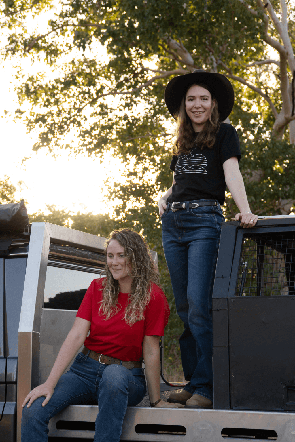 Classic Breastfeeding Tee | Western Boot Stitch | Sample Shirt - TittyTees Breastfeeding Apparel