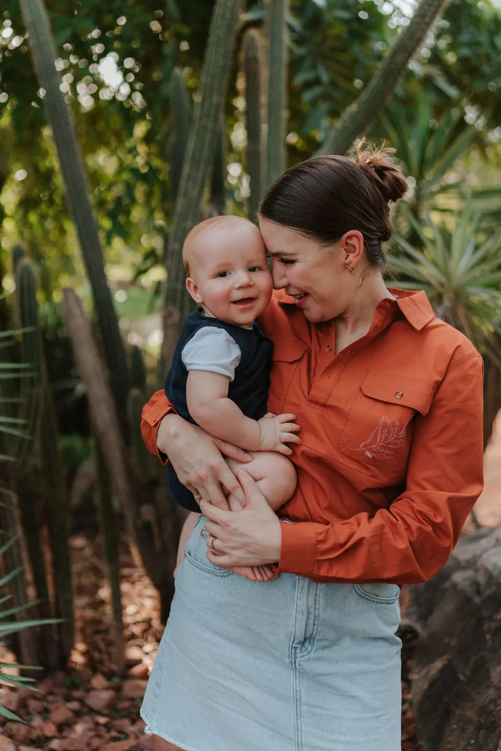 Half-Button Long Sleeve Breastfeeding Shirt with Two Way Zip for Nursing Mums. Outdoor, sun protection., stylish top.