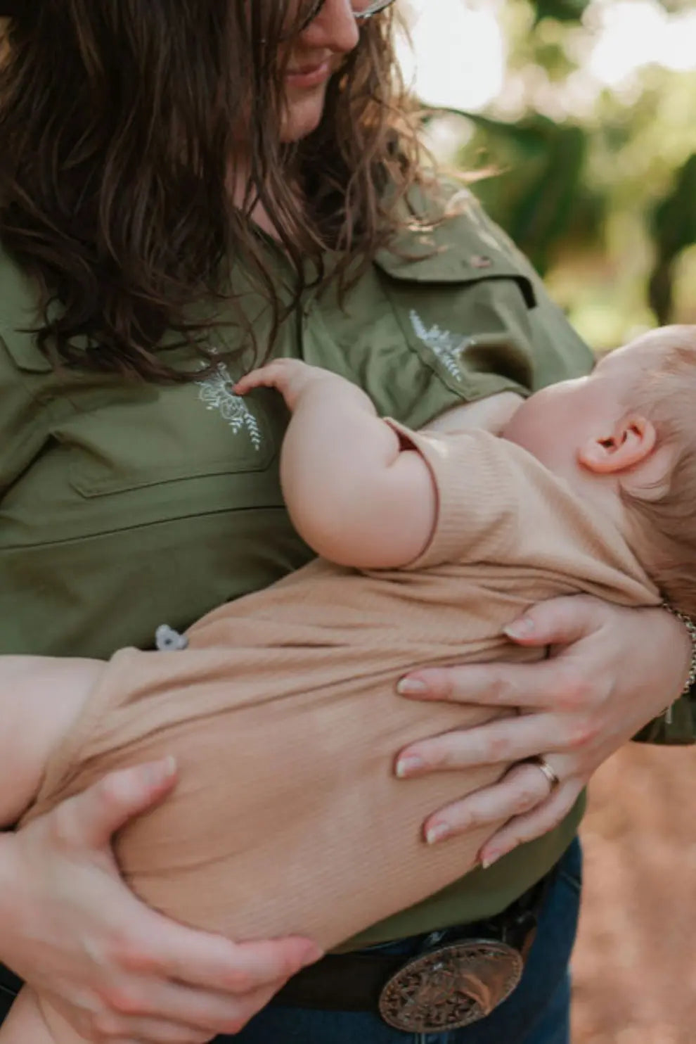 Half-Button Long Sleeve Breastfeeding Shirt with Two Way Zip for Nursing Mums. Outdoor, sun protection., stylish top.