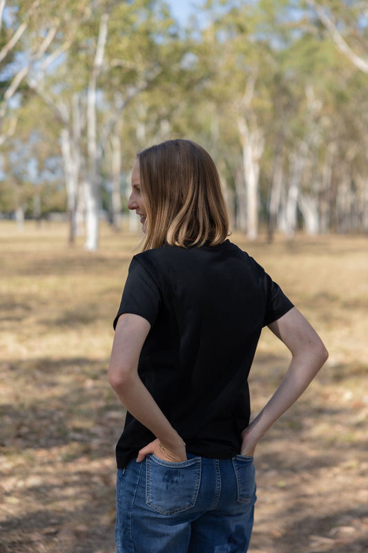 Classic Breastfeeding Tee | Western Boot Stitch | Sample Shirt - TittyTees Breastfeeding Apparel