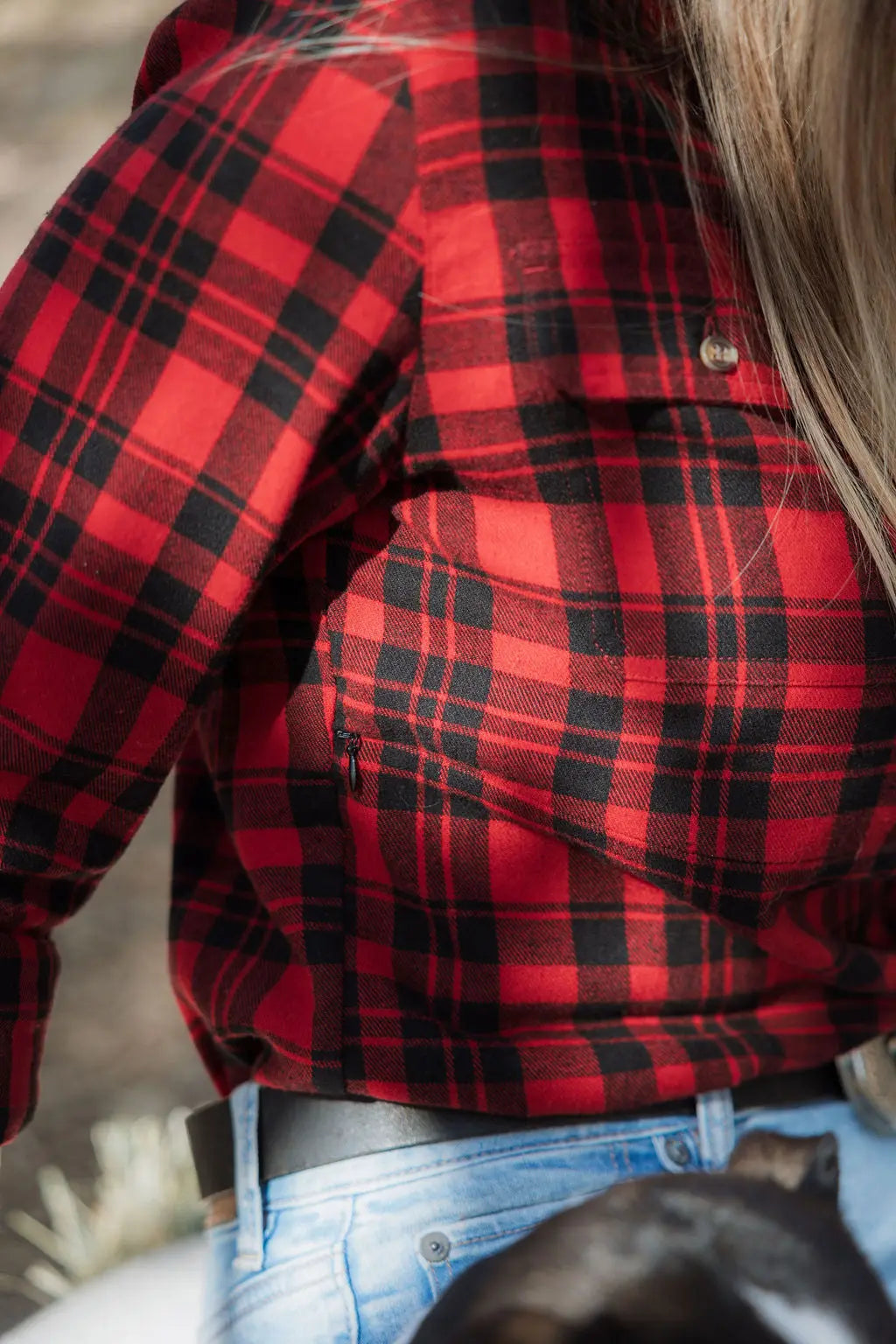 Close up image of Long sleeve breastfeeding Fannette shirt zip