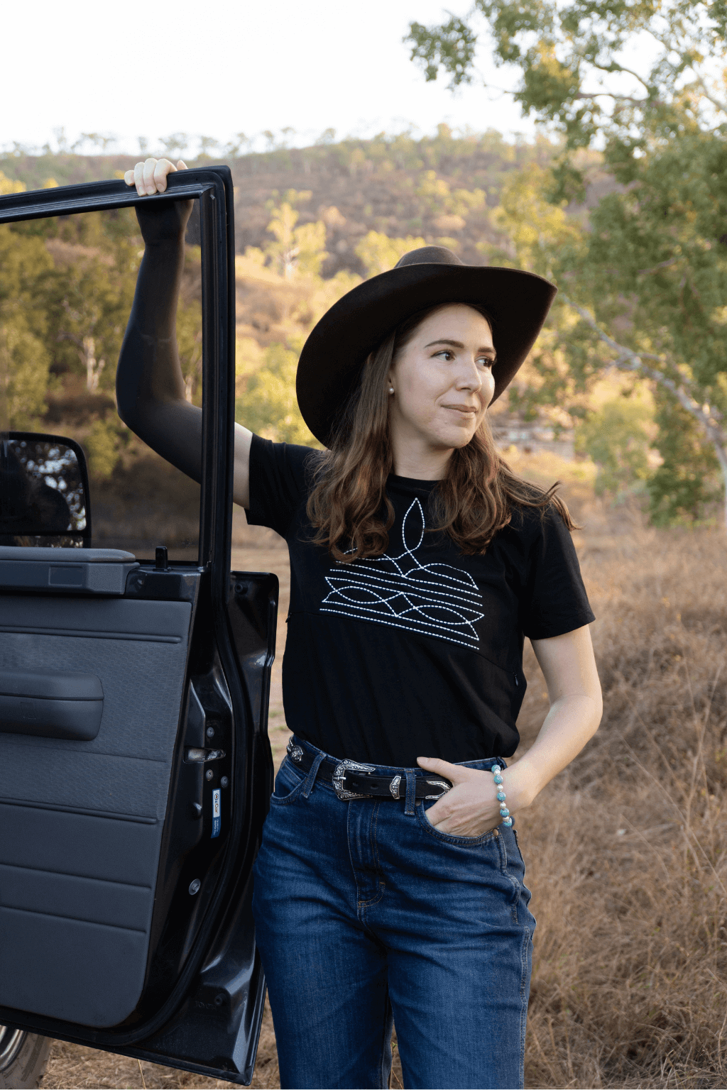 Classic Breastfeeding Tee | Western Boot Stitch | Sample Shirt - TittyTees Breastfeeding Apparel