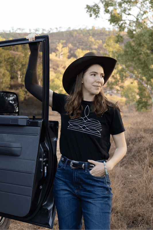 Classic Breastfeeding Tee | Western Boot Stitch | Sample Shirt - TittyTees Breastfeeding Apparel