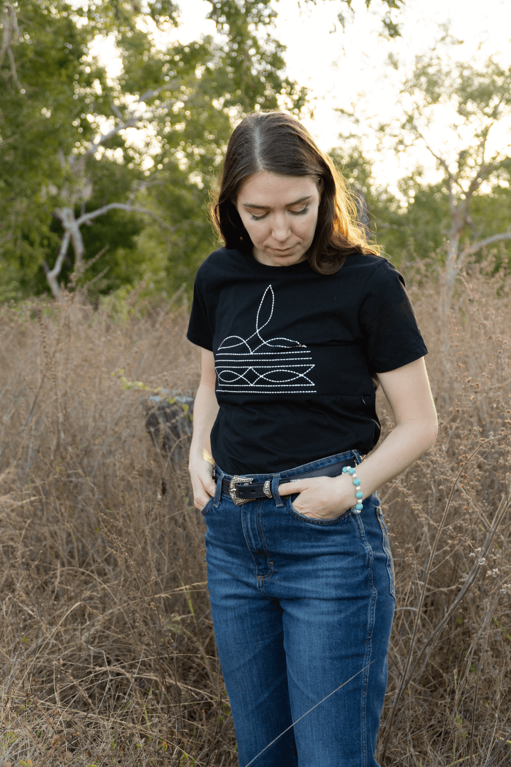 Classic Breastfeeding Tee | Western Boot Stitch | Sample Shirt - TittyTees Breastfeeding Apparel